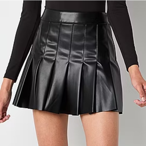 Arizona Faux Leather Womens Pleated Skirt Juniors - Picture 1 of 9